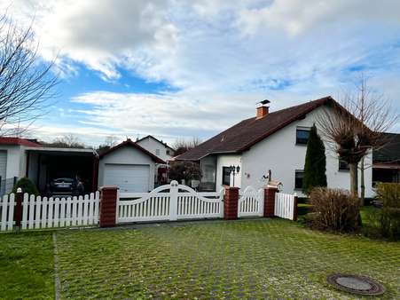 Außenansicht - Einfamilienhaus in 35447 Reiskirchen mit 130m² kaufen