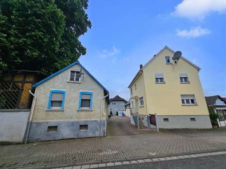 Straßenansicht - Zweifamilienhaus in 61206 Wöllstadt mit 358m² kaufen