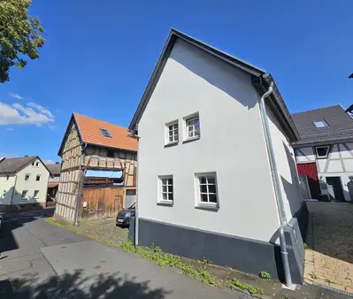 Schönes Projekt - Denkmalgeschützte Hofreite im alten Ortskern von Gießen-Rödgen