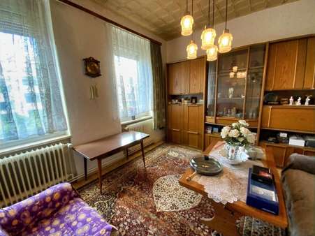 Wohnzimmer Wohnung Obergeschoss Wohnzimmer Wohnung Obergeschoss - Mehrfamilienhaus in 35392 Gießen mit 162m² kaufen