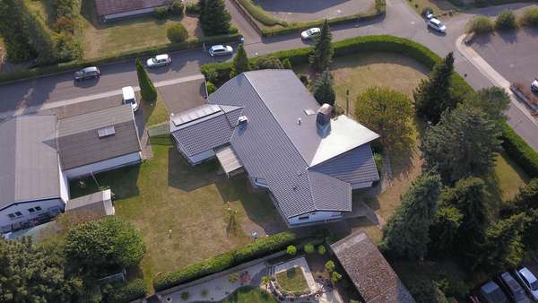 Luftaufnahme - Villa in 35463 Fernwald mit 300m² kaufen