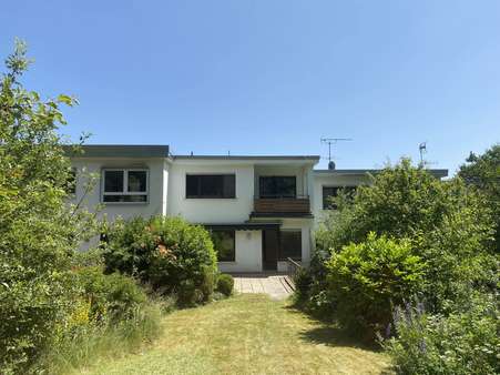 Rückansicht / Terrasse Rückansicht / Terrasse - Reihenmittelhaus in 35394 Gießen mit 116m² kaufen