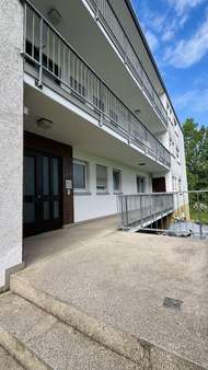 Hauseingang - Etagenwohnung in 35392 Gießen mit 81m² kaufen