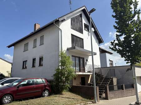 Frontansicht - Erdgeschosswohnung in 35396 Gießen mit 88m² kaufen