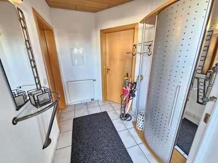 EG - Eingangsbereich - Doppelhaushälfte in 35447 Reiskirchen mit 137m² kaufen