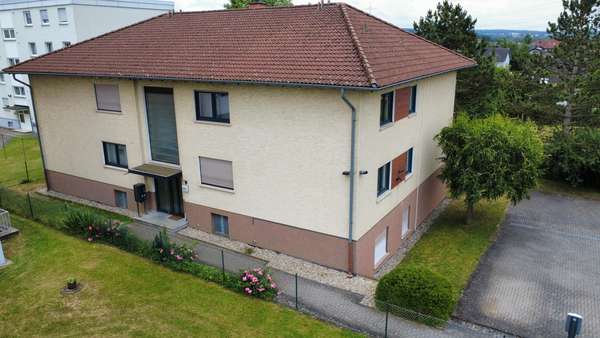 Luftaufnahme Front Luftaufnahme Front - Souterrain-Wohnung in 35440 Linden mit 72m² kaufen