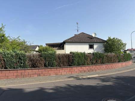 Straßenansicht Straßenansicht - Einfamilienhaus in 35447 Reiskirchen mit 202m² kaufen