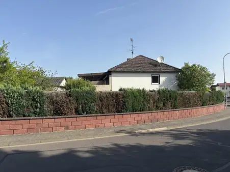 Ruhiges Wohnen in toller Wohnlage – Großzügiges Einfamilienhaus mit Einliegerwohnung in Reiskirchen