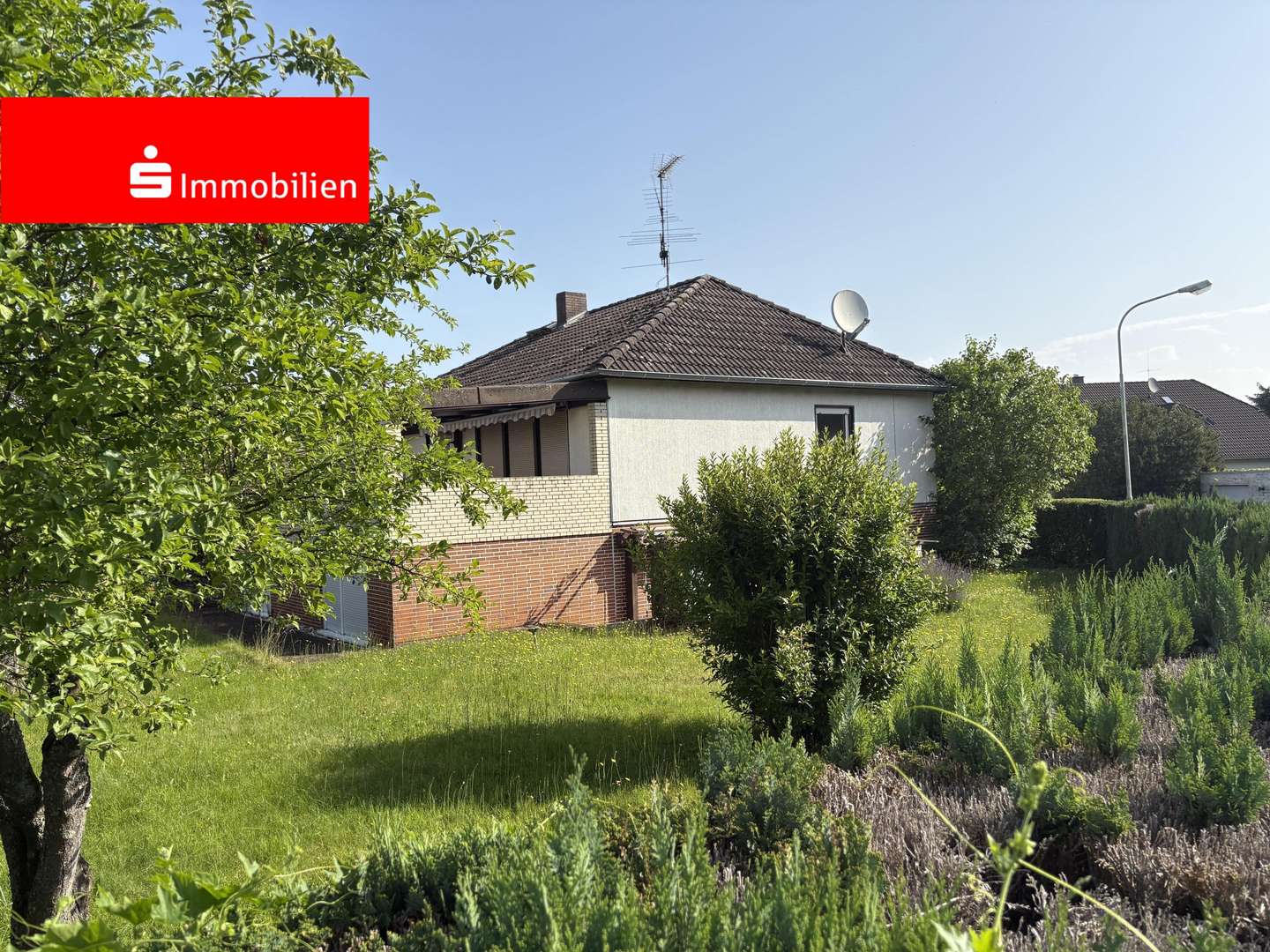 Titelbild Titelbild - Einfamilienhaus in 35447 Reiskirchen mit 202m² kaufen