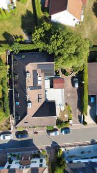 Luftaufnahme Draufsicht Grundstück Gesamt Luftaufnahme Draufsicht Grundstück Gesamt - Einfamilienhaus in 35519 Rockenberg mit 188m² kaufen