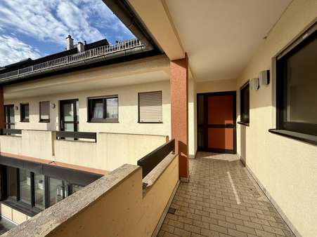 Wohnungseingang - Etagenwohnung in 35510 Butzbach mit 77m² kaufen