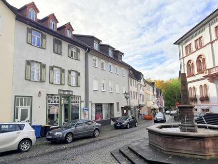 Seitenansicht Seitenansicht - Mehrfamilienhaus in 35423 Lich mit 161m² kaufen