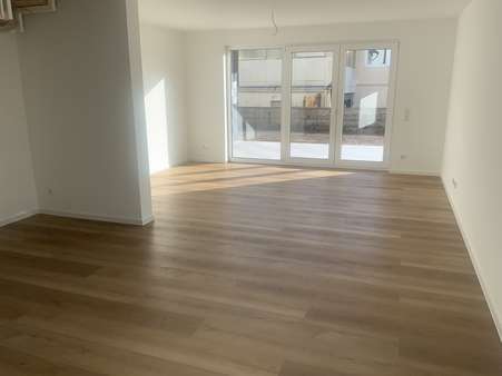 Wohn- und Essbereich im Erdgeschoss - Reiheneckhaus in 35633 Lahnau mit 131m² kaufen