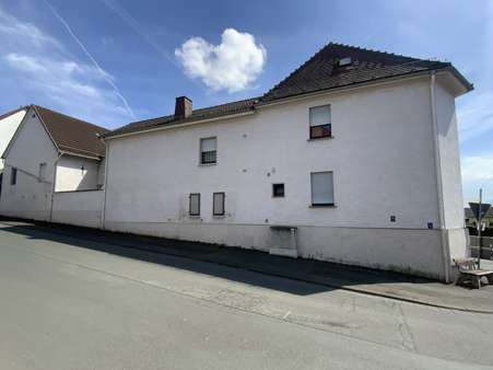 Straßenansicht II - Einfamilienhaus in 35444 Biebertal mit 120m² kaufen