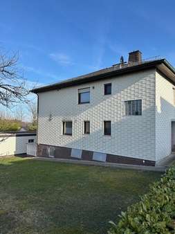 Gartenseite - Zweifamilienhaus in 35792 Löhnberg mit 208m² kaufen