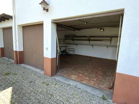 3 Garagen 3 Garagen - Zweifamilienhaus in 35633 Lahnau mit 260m² kaufen