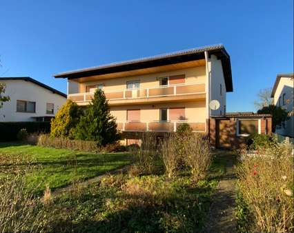 Gartenansicht rechts Gartenansicht rechts - Zweifamilienhaus in 35633 Lahnau mit 260m² kaufen