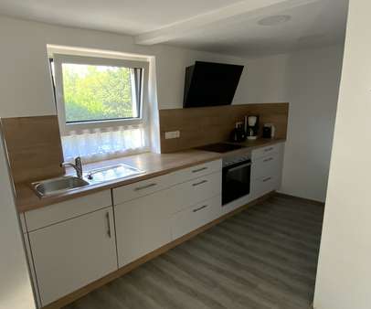 Ziemlich neue Küche (kann hinzu erworben werden) - Einfamilienhaus in 35638 Leun mit 144m² kaufen