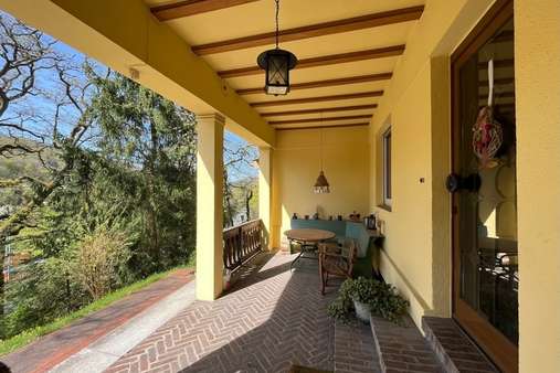 Terrasse - Einfamilienhaus in 35688 Dillenburg mit 230m² kaufen