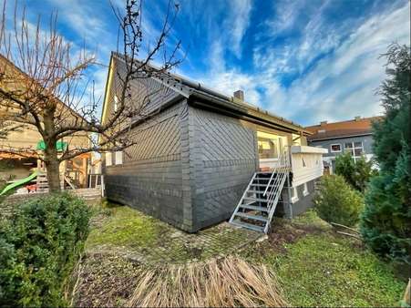 Gartenansicht - Einfamilienhaus in 57299 Burbach mit 120m² kaufen