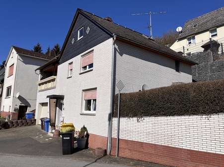 Außenansicht - Einfamilienhaus in 35753 Greifenstein mit 110m² kaufen