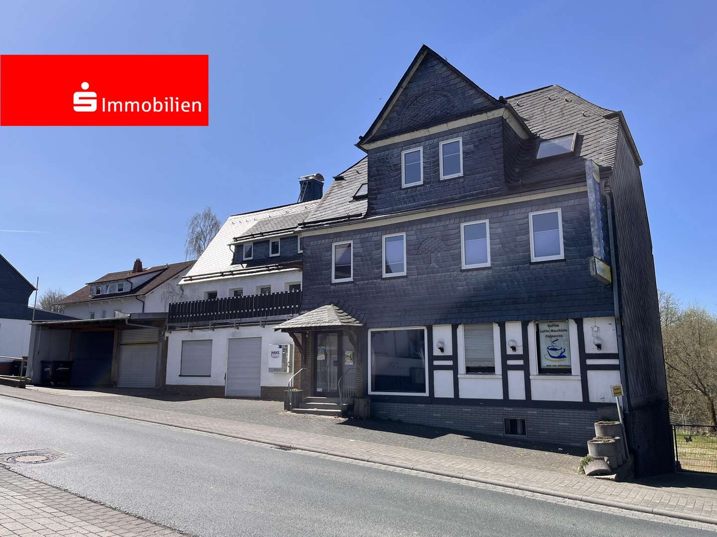 Straßenansicht Straßenansicht - Mehrfamilienhaus in 35759 Driedorf mit 200m² kaufen