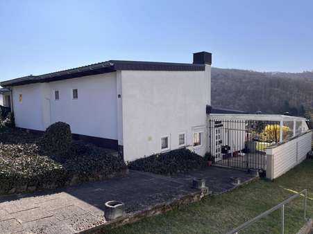 Straßenansicht - Einfamilienhaus in 35764 Sinn mit 184m² kaufen