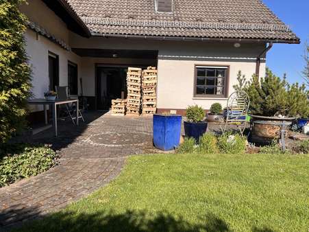 Terrasse - Zweifamilienhaus in 35759 Driedorf mit 365m² kaufen