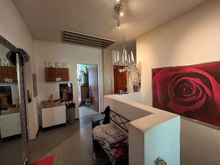 Eingangsbereich/Flur - Einfamilienhaus in 35689 Dillenburg mit 160m² kaufen