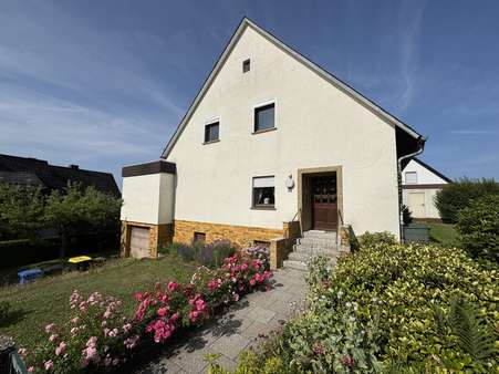 Außenansuicht Außenansuicht - Einfamilienhaus in 35745 Herborn mit 180m² kaufen
