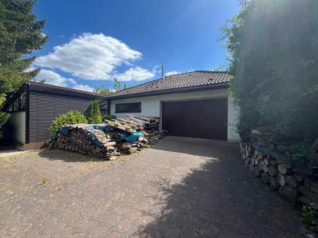 Garage und Schwimmbad Garage und Schwimmbad - Einfamilienhaus in 35708 Haiger mit 175m² kaufen