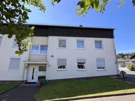 Außenansicht Eingang - Etagenwohnung in 35745 Herborn mit 96m² kaufen