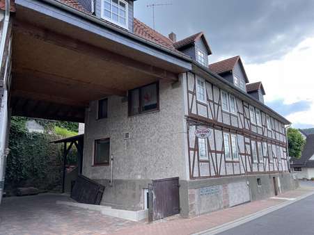 Seitenansicht Seitenansicht - Einfamilienhaus in 34399 Wesertal mit 488m² kaufen