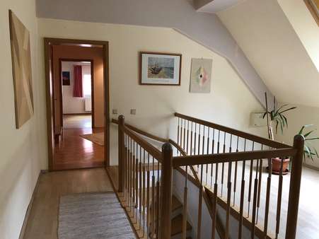 Flur im DG Flur im DG - Einfamilienhaus in 34399 Wesertal mit 488m² kaufen