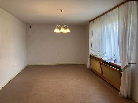 Wohnzimmer - Einfamilienhaus in 34376 Immenhausen mit 148m² kaufen