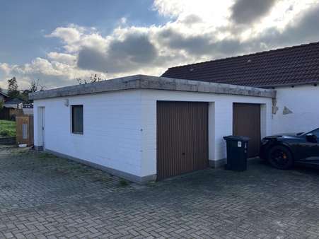 Doppelgarage Doppelgarage - Mehrfamilienhaus in 34399 Oberweser mit 587m² kaufen