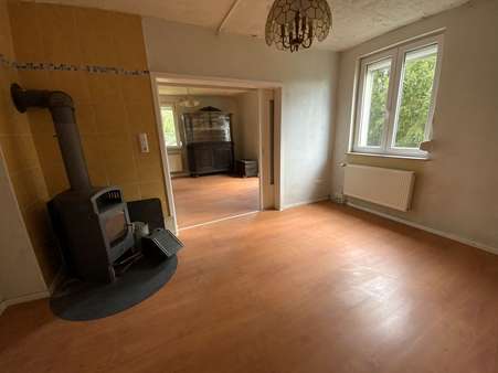 Wohnzimmer - Einfamilienhaus in 34123 Kassel mit 146m² kaufen