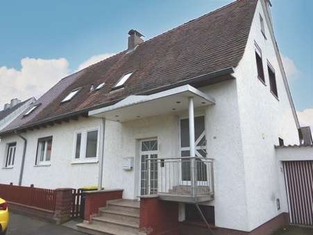 Straßenansicht - Einfamilienhaus in 34123 Kassel mit 199m² kaufen