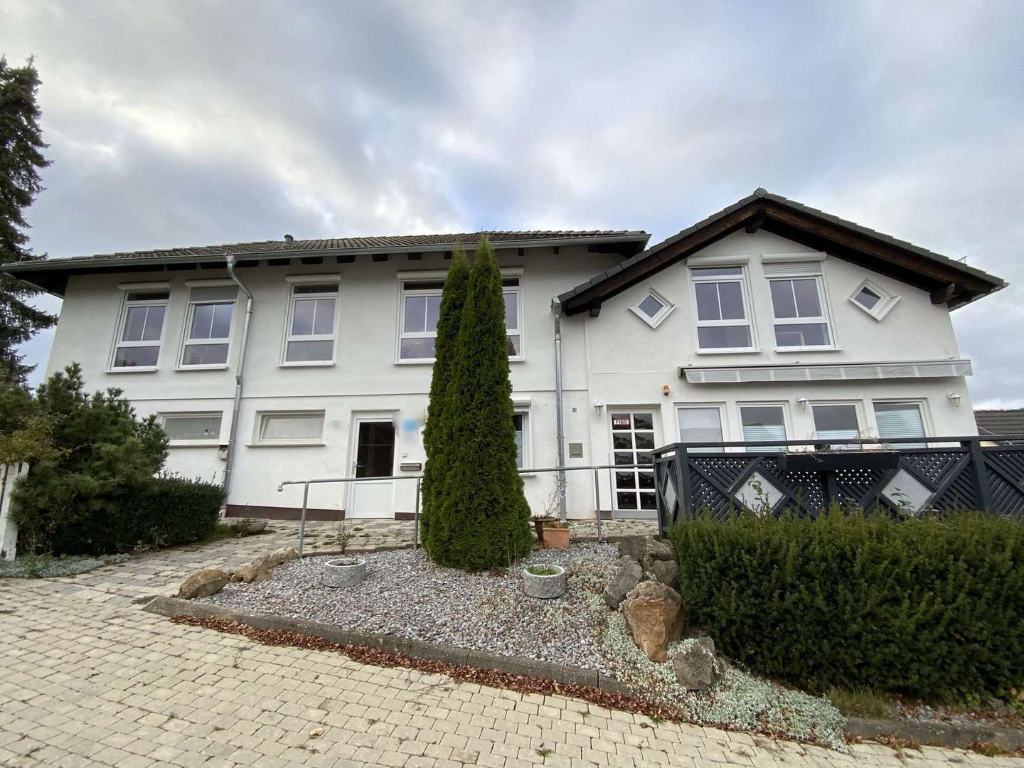Haus 1 Strassenansicht Haus 1 Strassenansicht - Appartementhaus in 34317 Habichtswald mit 1218m² kaufen