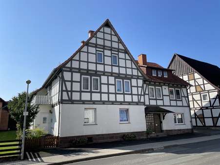 Frontansicht - Zweifamilienhaus in 34388 Trendelburg mit 398m² kaufen