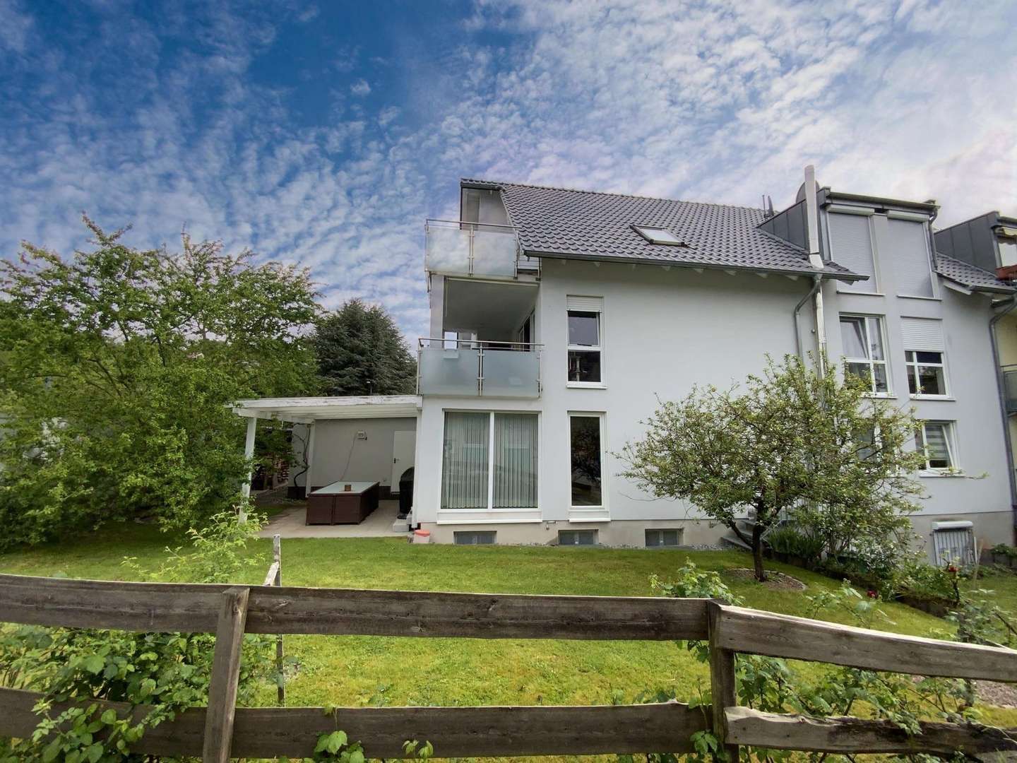 Hinteransicht Gebäude - Etagenwohnung in 34128 Kassel mit 113m² kaufen
