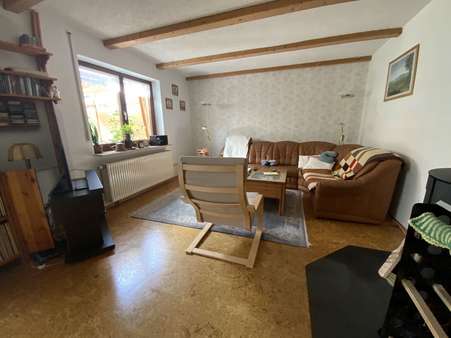 Wohnzimmer - Doppelhaushälfte in 34127 Kassel mit 140m² kaufen