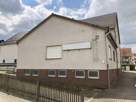 Seitenansicht  - Sonstige in 34379 Calden mit 157m² kaufen
