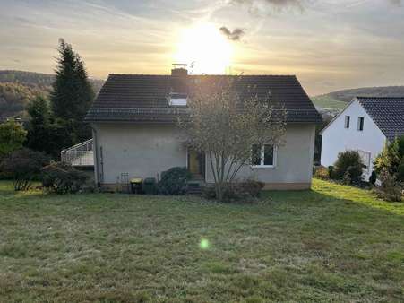 Gartenansicht Haus - Einfamilienhaus in 34329 Nieste mit 194m² kaufen