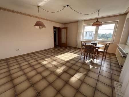 Wohnzimmer - Doppelhaushälfte in 34127 Kassel mit 135m² kaufen