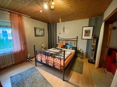 Schlafzimmer - Bungalow in 34128 Kassel mit 78m² kaufen