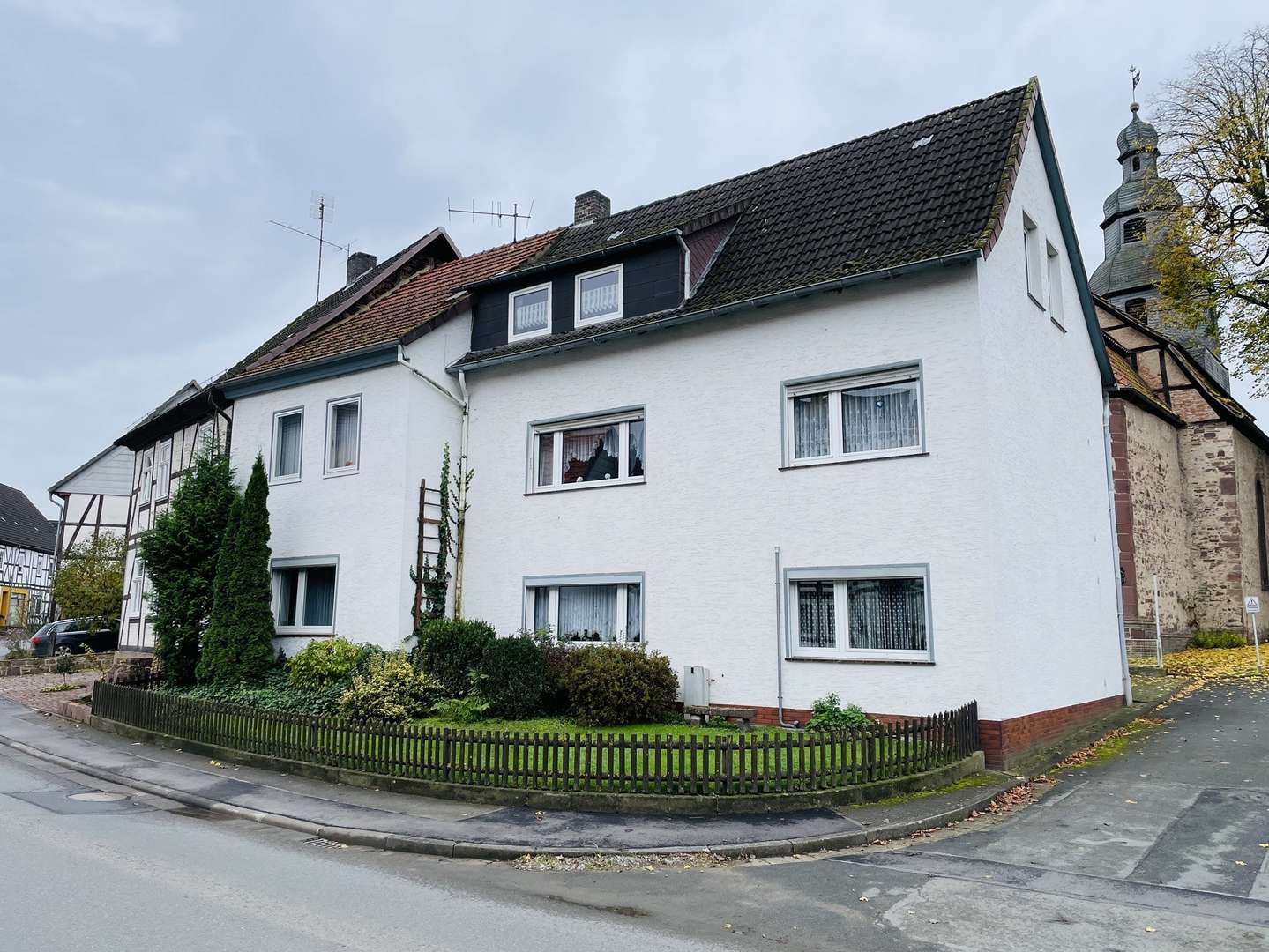 Seitenansicht Seitenansicht - Einfamilienhaus in 34388 Trendelburg mit 239m² kaufen