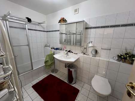 Badezimmer - Erdgeschosswohnung in 34246 Vellmar mit 56m² kaufen