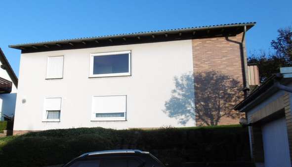 Straßenansicht - Einfamilienhaus in 34308 Bad Emstal mit 181m² kaufen