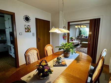 Esszimmer im EG - Zweifamilienhaus in 34270 Schauenburg mit 211m² kaufen